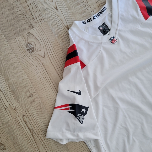 Nike New England Patriots NFL Men's White and Red Jersey - Picture 2 of 6